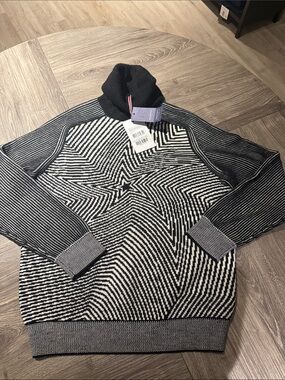 Perfect moment Black & White Geometric Turtleneck Sweater